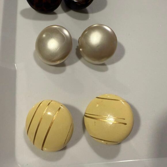 Vintage Button Shaped Clip-On Earrings Four Pairs - Picture 2 of 4